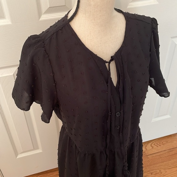 Elegant Black Maxi Dress Dokuritu Size Medium Flutter Sleeves Tie at Neck EUC - Picture 2 of 9
